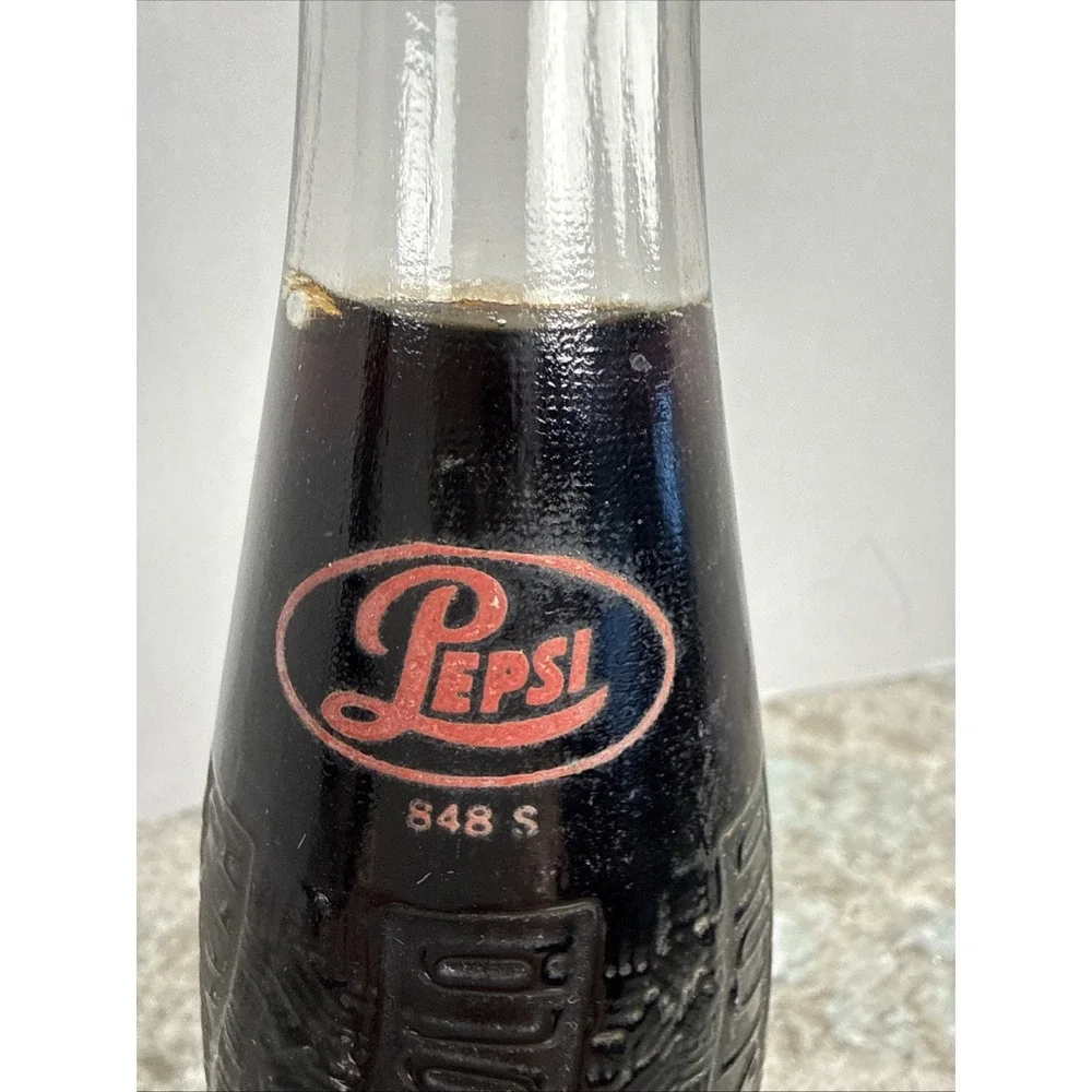 1950's VINTAGE PEPSI BOTTLE----SPARKLING----12‎ OUNCE----- FULL---Panama City FL